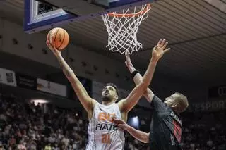 El Bàsquet Girona celebra una victoria clave en la zona baja a costa del Granada