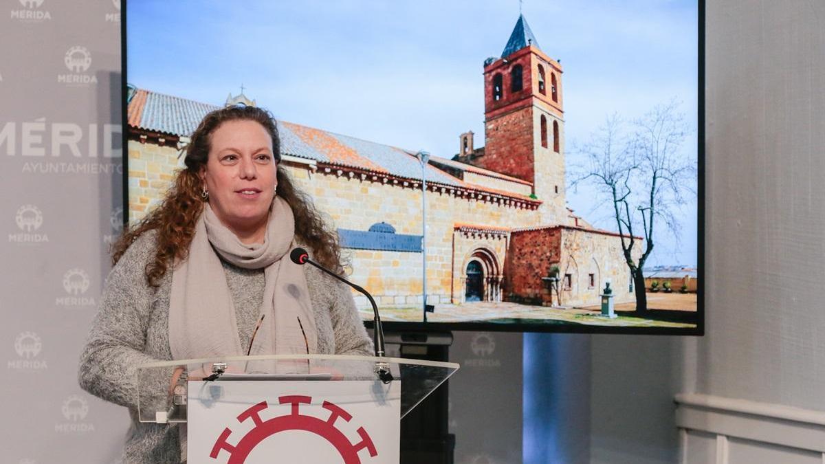 La portavoz del Gobierno municipal, Carmen Yáñez, ayer en rueda de prensa.