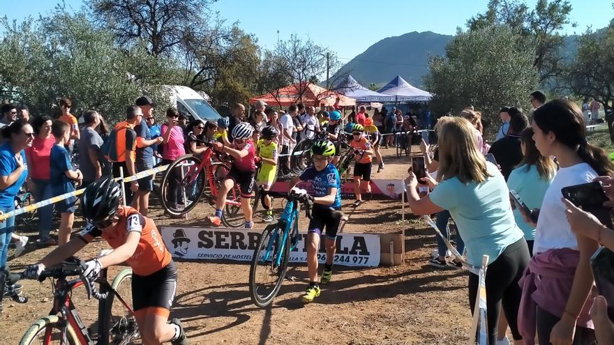 Josep Llinares y Lidia Llácer ganan el IX Ciclocross de Aiacor, puntuable para la Copa Valenciana