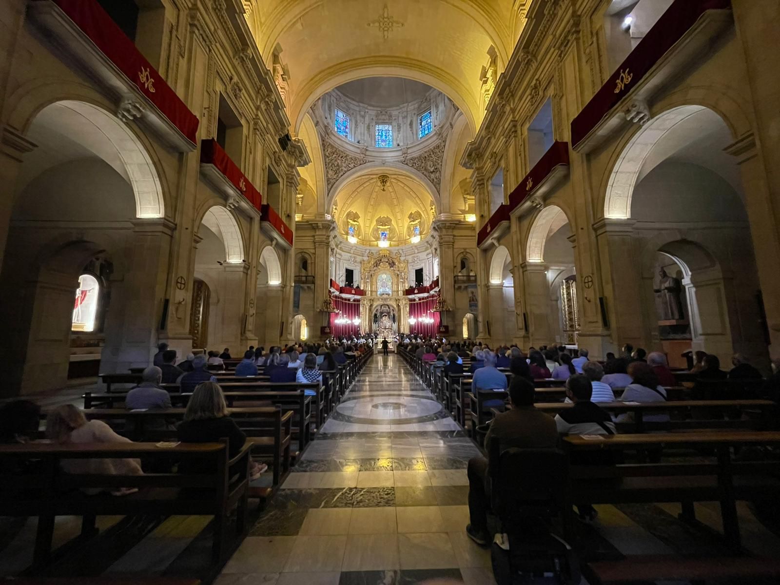 Viernes Santo con las voces de la Capella, Coro Juvenil y Escolanía del Misteri d'Elx