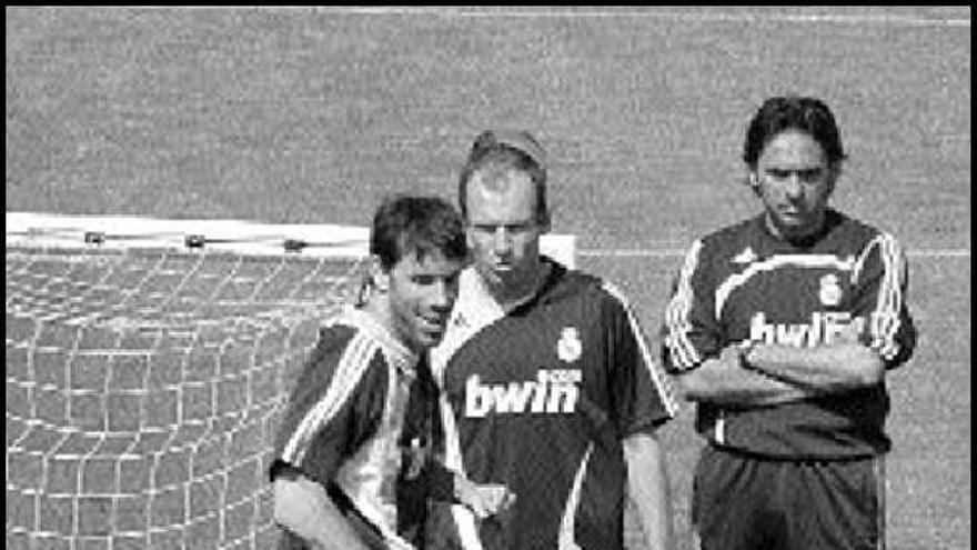 Van Nistelrooy y Robben, en un entrenamiento en Valdebebas. / Efe