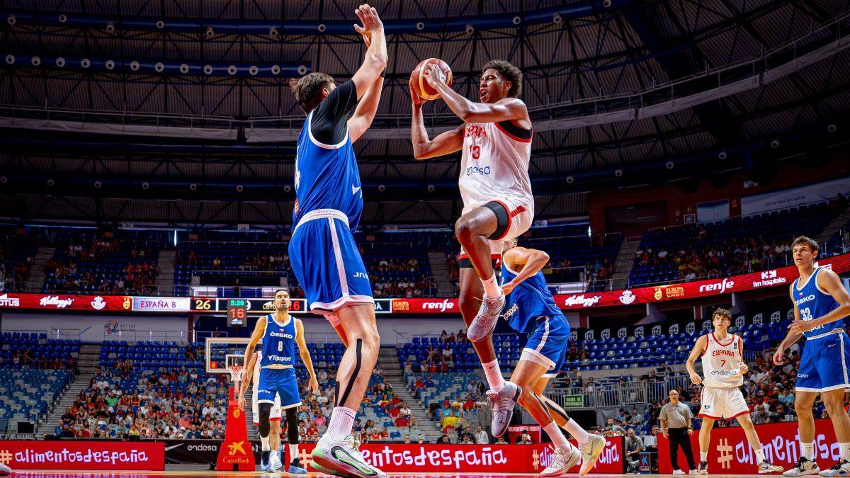 Baba Miller brilló en el triunfo de España B ante República Checa