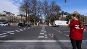 Plaza Tetuán, un diminuto parque rodeado de una playa de asfalto