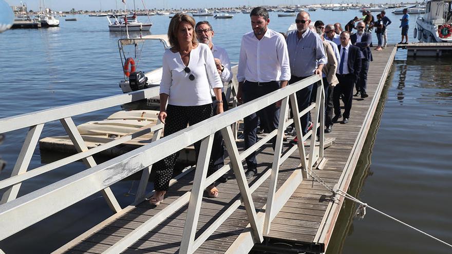 La ministra para la Transición Ecológica, Teresa Ribera, visitó este miércoles el Mar Menor y se reunió con autoridades regionales y locales y miembros ecologistas