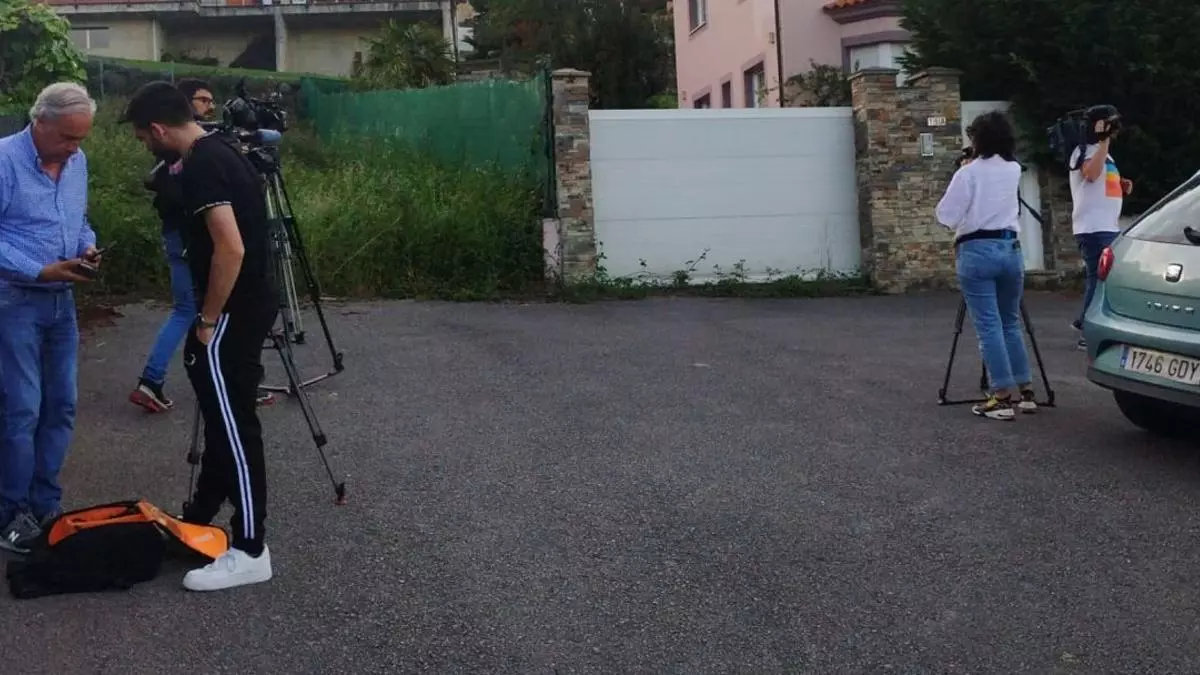 Así era la "casa de los horrores" de Oviedo: los tres hermanos liberados, de entre 8 y 10 años, no iban a clase, dormían en cunas y llevaban tres mascarillas puestas