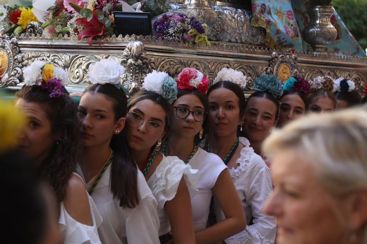 Elche demuestra su devoción rociera en su tradicional romería hacia el Pantano