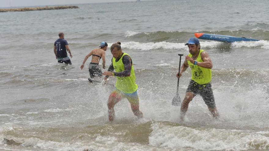 La élite del paddle surf compite por el triunfo en Santa Pola y Tabarca