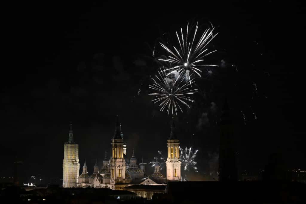 Los fuegos artificiales ponen un bonito broche final a las Fiestas del Pilar 2025