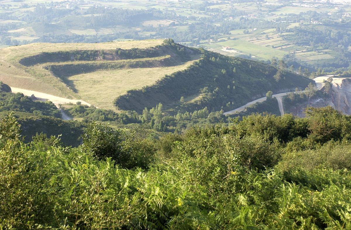 Antigua cantera en la falda noroeste del Naranco.