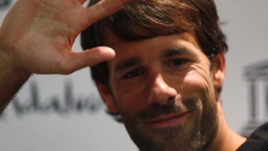 El jugador del Málaga, Ruud van Nistelrooy pone punto y final a su carrera.