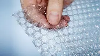 Plástico de burbujas: no lo tires y dale una segunda vida con estos trucos