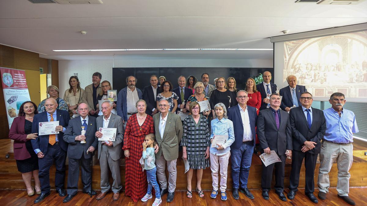 El Colegio de Docentes y Licenciados conmemora sus 80 años en Alicante