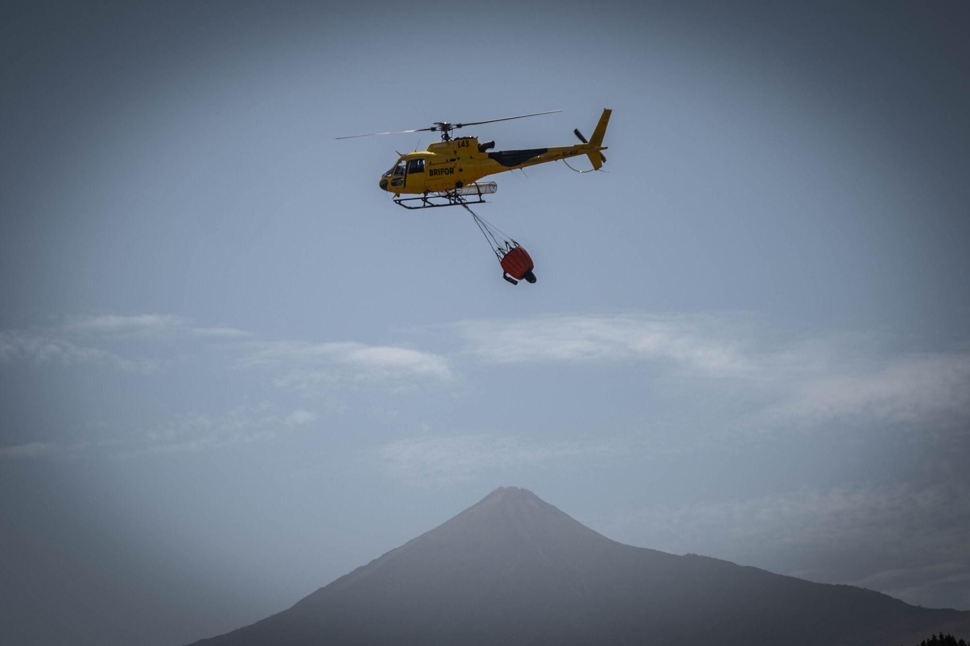 Control del incendio en Tenerife