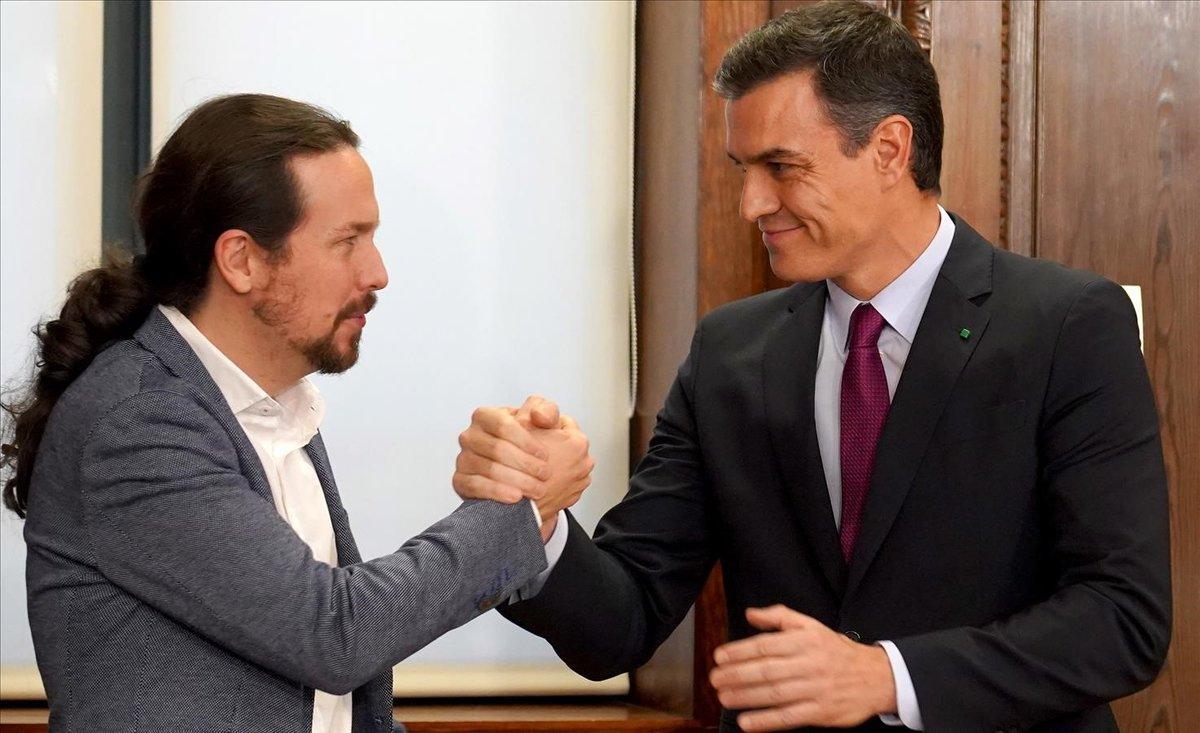Los líderes de PSOE y Podemos, Pedro Sánchez y Pablo Iglesias, el 30 de diciembre, día en que firmaron su pacto de Gobierno. Los líderes de PSOE y Podemos, Pedro Sánchez y Pablo Iglesias, el 30 de diciembre, día en que firmaron su pacto de Gobierno.