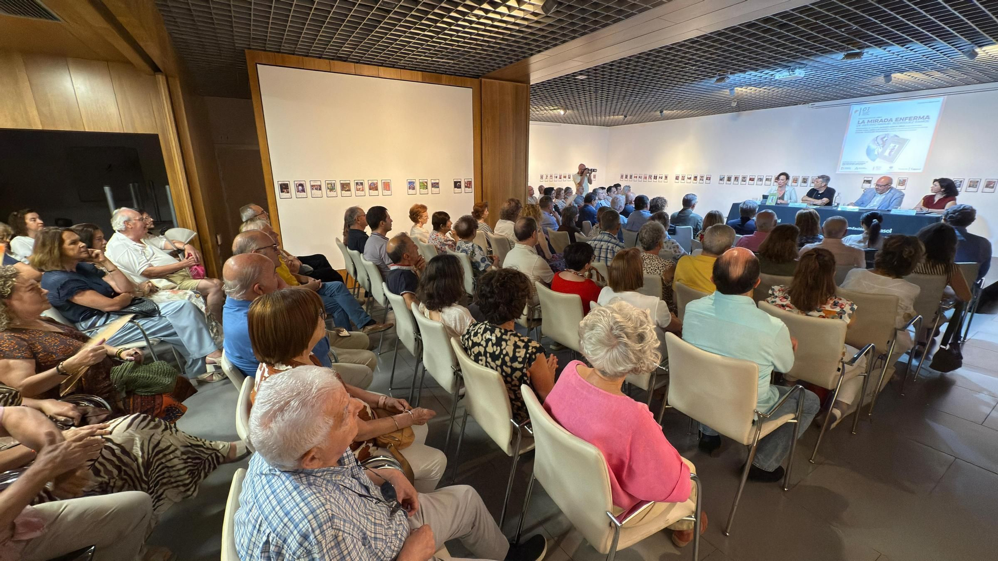 Presentación de 'La mirada enferma', el nuevo libro del escritor y profesor de Derecho de la UCO Antonio Manuel Rodríguez Ramos