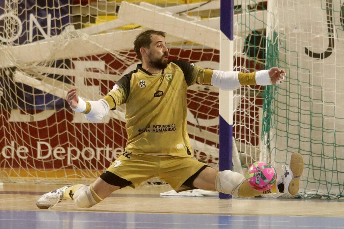 Fabio realiza una parada.