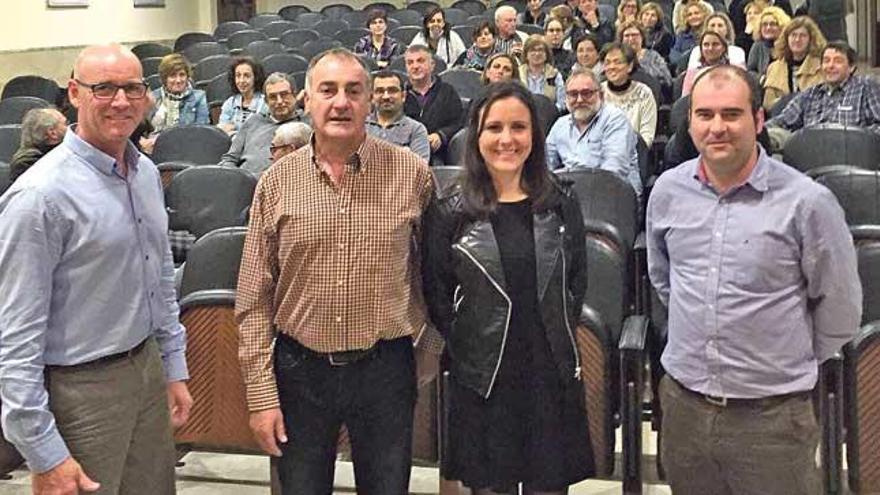 Autoridades en la reunión informativa celebrada anteayer en el claustro.