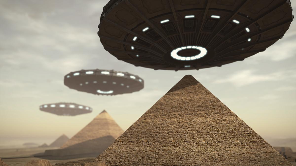 Pirámides y extraterrestres, un mito muy extendido