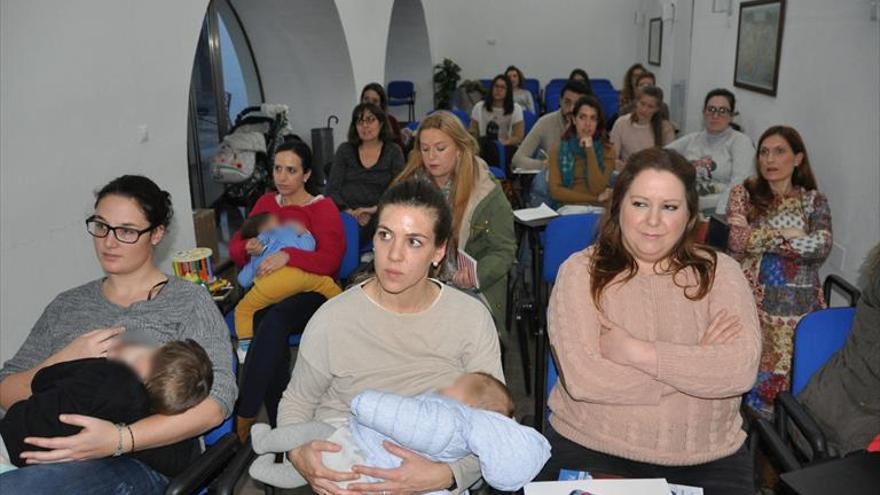 El Colegio de Enfermería promueve la lactancia materna con un taller