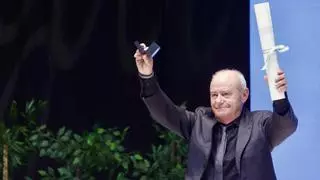 Nacho Fonseca recibe la medalla de Asturias: "Tenemos la obligación de transmitir la llingua"