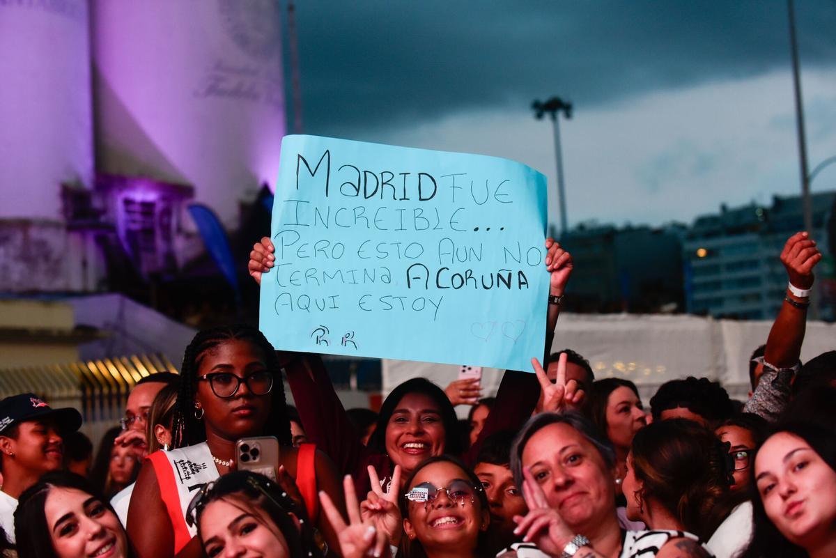 El rey y el príncipe de la bachata enamoraron a 14.000 fans en el muelle de Batería