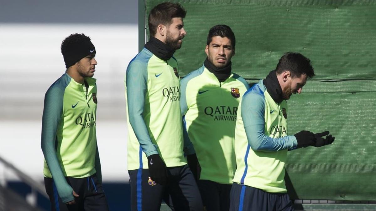 Neymar, Piqué, Suárez y Messi, en la ciudad deportiva antes de recibir al Atlético en la Copa.