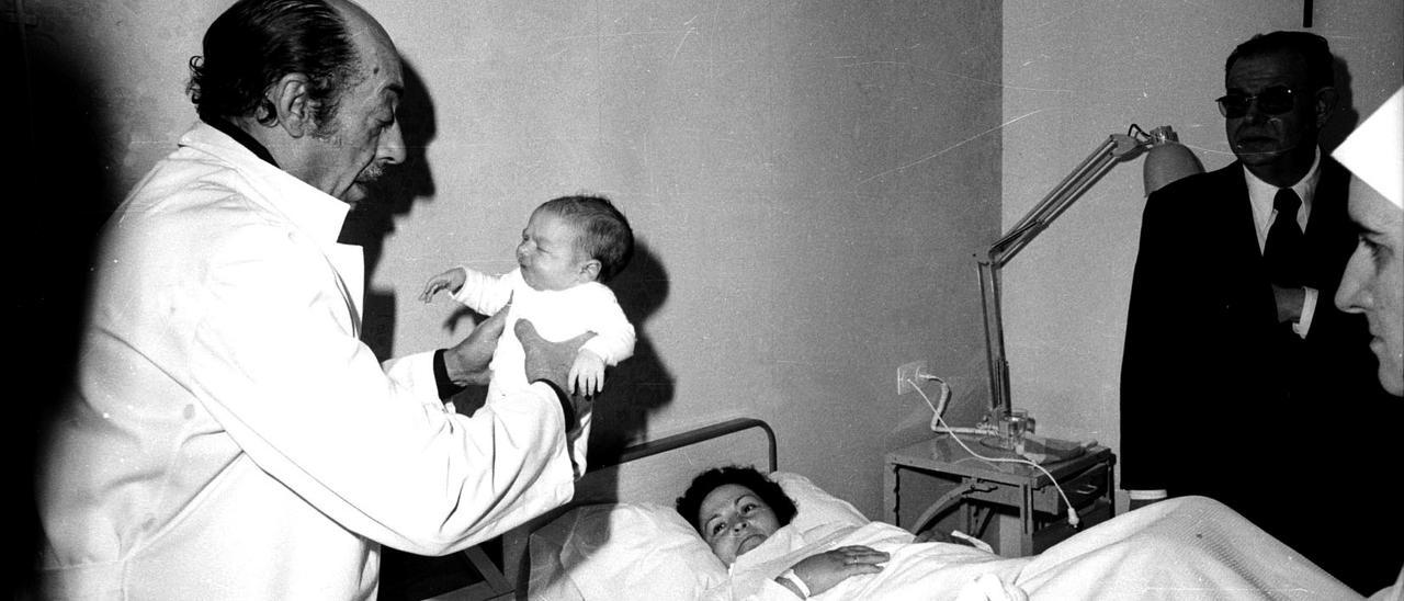 El servicio de Maternidad del General de Alicante arrancó el año 1972