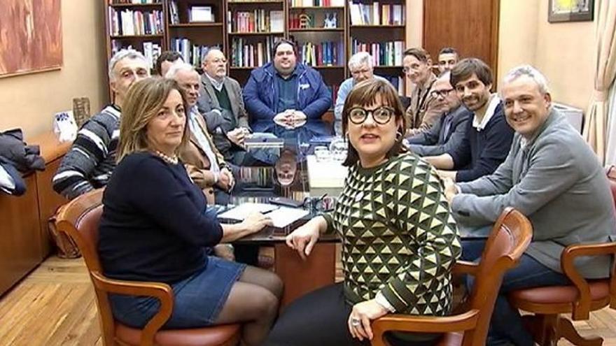 Los representantes de las instituciones y de la Balear de tenis en la reunión del pasado día 7.