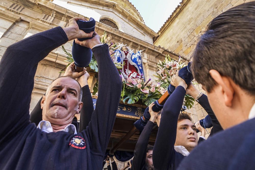 La popular procesión de «La Bajada» concentra a cientos de fieles en el traslado de la imagen desde su ermita hasta la Arciprestal