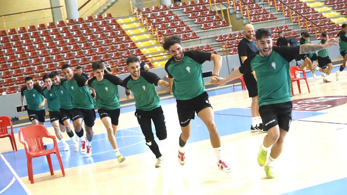 Un grupo de jugadores del Córdoba Futsal en un entrenamiento en Vista Alegre.