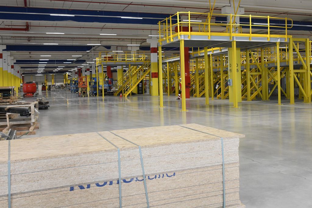 Así es el nuevo centro logístico de Amazon en la Región