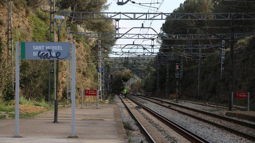Restablerta la circulació dels trens entre Figueres i Portbou, tallada preventivament per la ventada