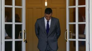 El presidente del Gobierno, Pedro Sánchez, espera la llegada del rey Abdullah II de Jordania, con quien se ha reunido este jueves en Moncloa.