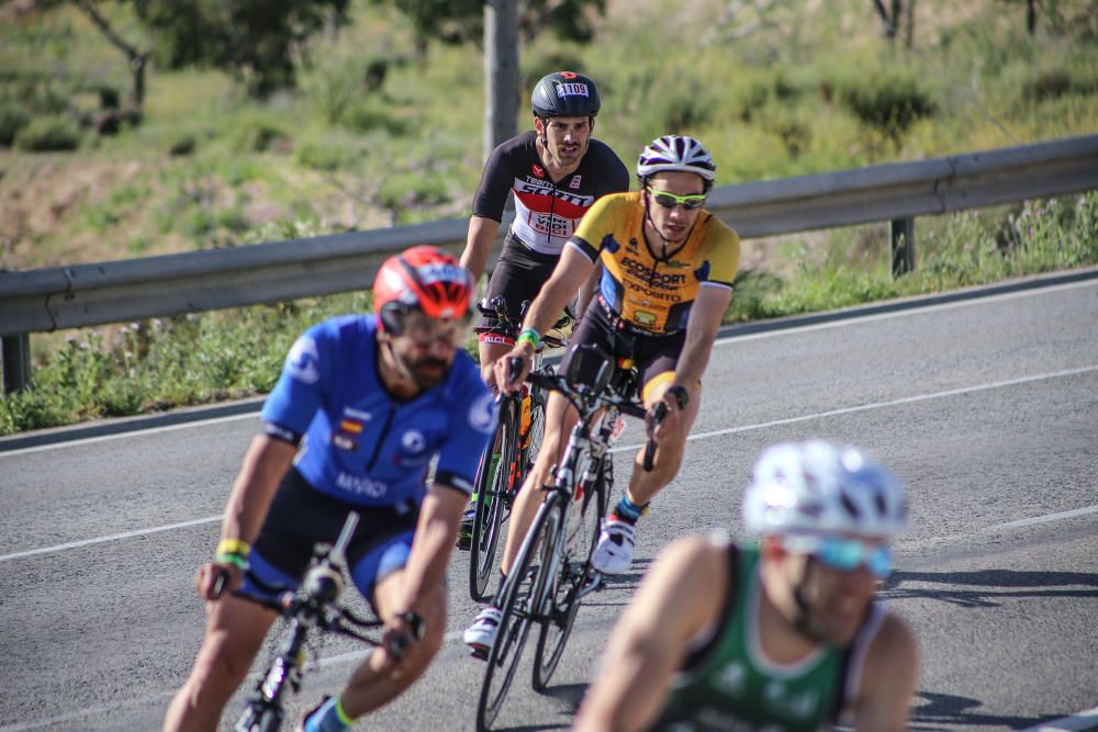 Gustavo Rodríguez y Anna Noguera ganan el Triatlón de Orihuela