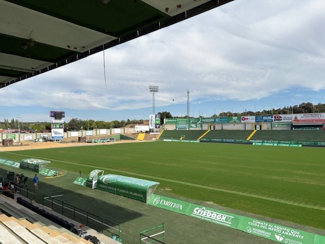 Fotogalería: El césped del Príncipe Felipe, listo para la vuelta del Cacereño