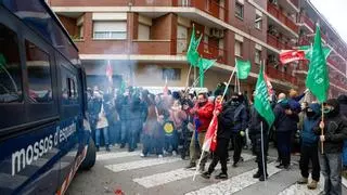 La mobilització frena el desnonament del bloc 8 de Manresa