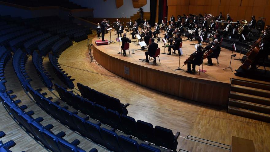 Palacio de la Ópera en un concierto de la Orquesta Sinfónica sin público durante la pandemia.   | // VÍCTOR ECHAVE