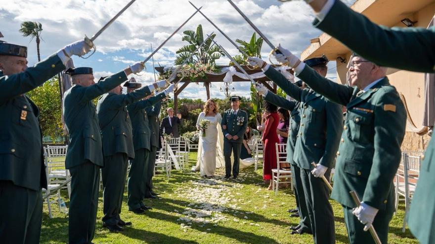 La comentada boda de la alcaldesa de Miramar y el teniente de Tavernes