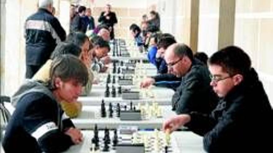 El II Torneo de Ajedrez reúne a 70 jugadores