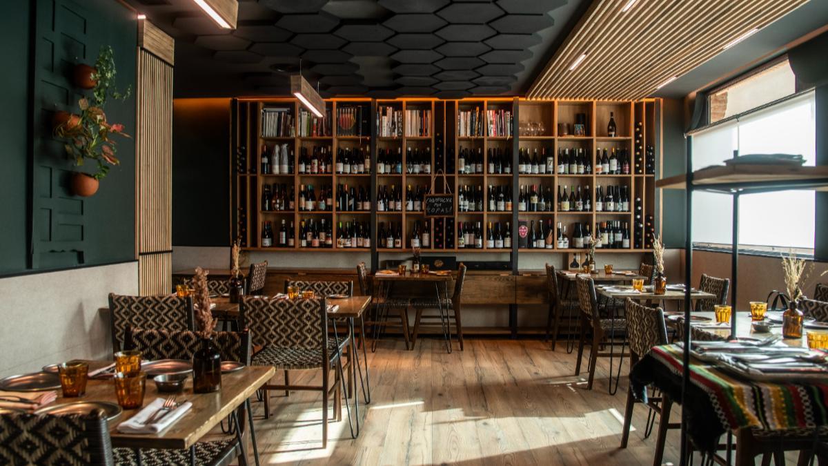 El restaurante Uskar cuenta con una amplia variedad de vinos de 212 tipos de uvas distintas, todas ellas plantadas en España.
