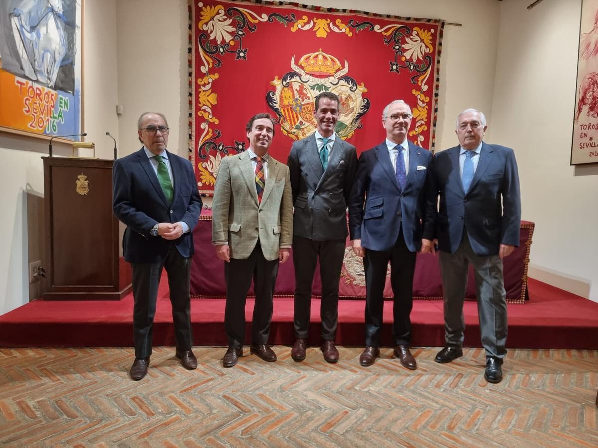 Pepe Moral recibe el premio a “La Mejor Lección Torera” en el acto anual de Aula Taurina de Sevilla