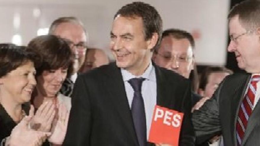 Zapatero niega que supiera que la CIA usaba aeropuertos españoles