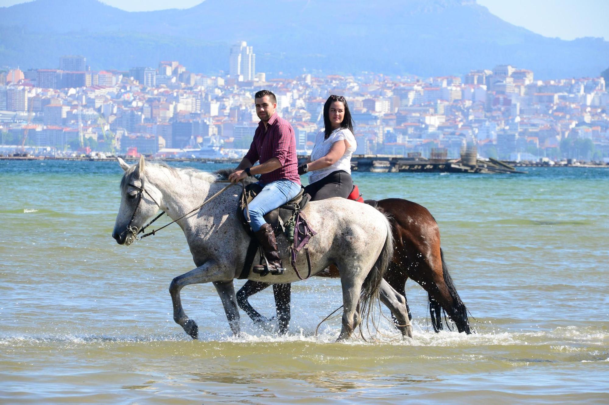 Una espectacular jornada a caballo por Moaña (I)