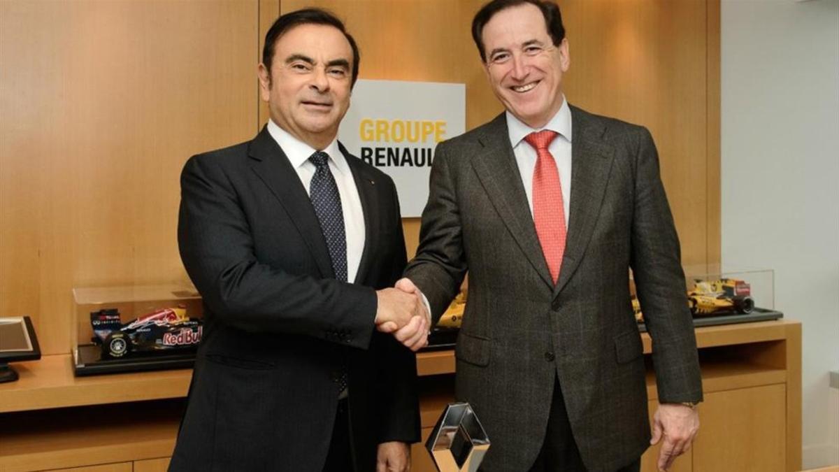 Los presidentes de Renault, Carlos Ghosn, y de MAPFRE, Antonio Huertas, en París