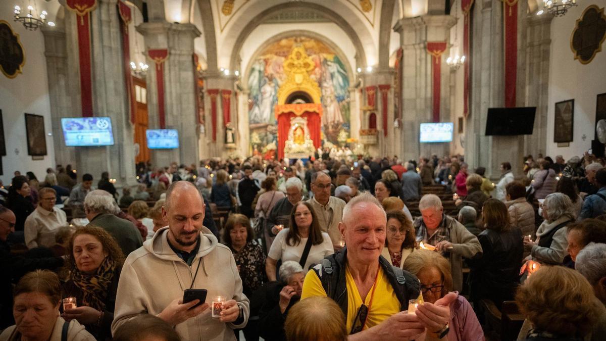 Procesión de la luz en las fiestas de Candelaria