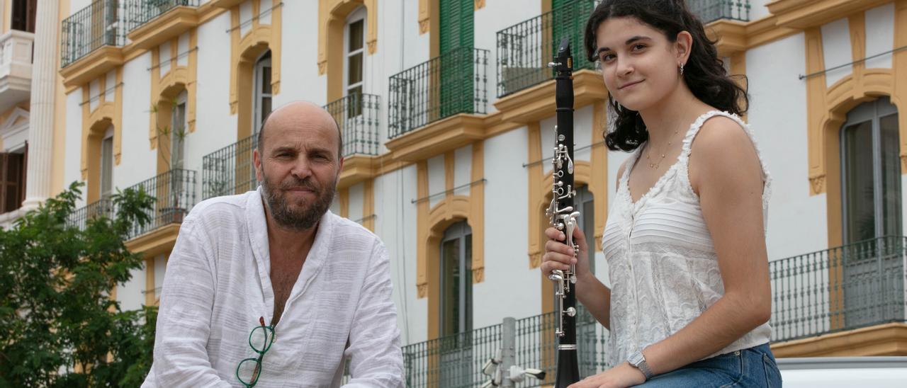 Miquel Àngel Aguiló e Irene Tur, ayer en Ibiza.