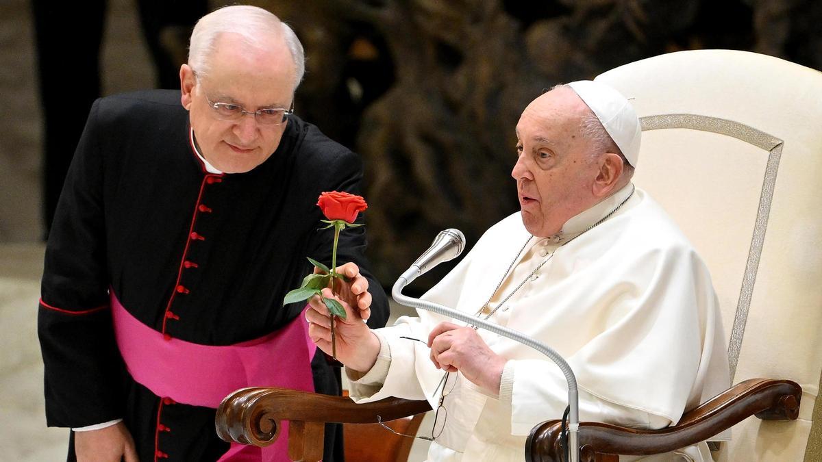 El papa Francisco dice que la pornografía amenaza el placer sexual, que es "un don de Dios"