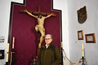 Galería | La Cofradía de los Estudiantes: elegancia pura a base de claveles y pasión