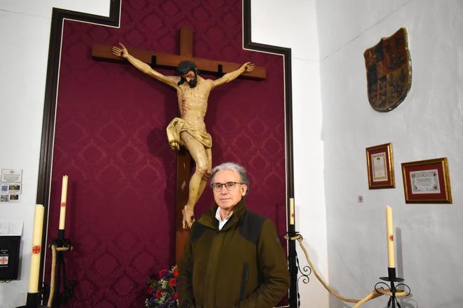 Galería | La Cofradía de los Estudiantes: elegancia pura a base de claveles y pasión