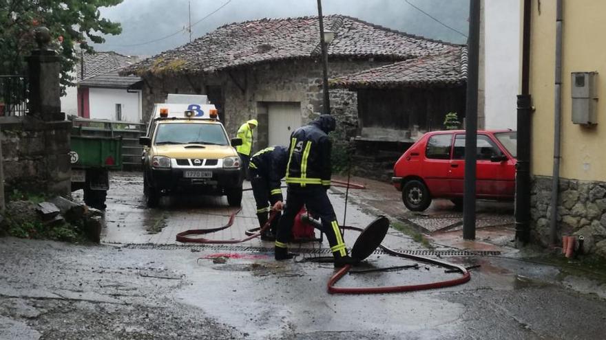 Los bomberos intervienen en Ponga